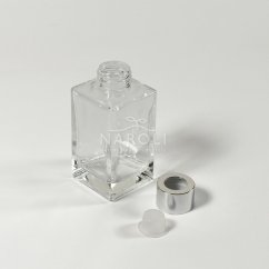 Sklenená hranatá fľaška, číra, so strieborným uzáverom, na difuzér, 100 ml
