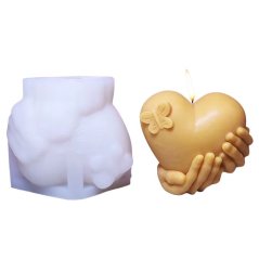 Silikónová forma na sviečku – srdce v dlaniach II.